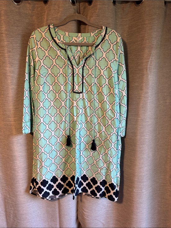crown & ivy Tops - crown & ivy Mint Green Geometric Tassel Tunic with Black Trim